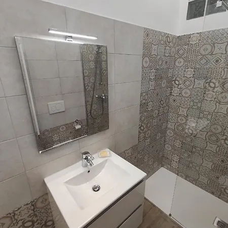 Lotto 30 Metro Garbatella Apartment Rome